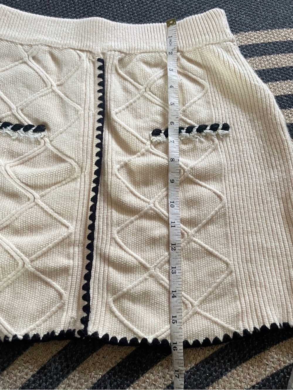 Cream Cable Knit Mini Skirt Black Trim XS Preppy - Picture 4 of 5